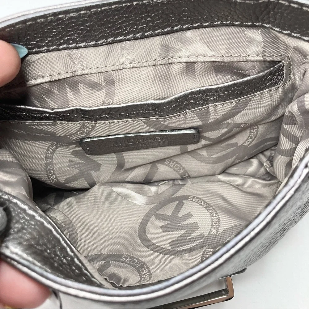 Michael Kors Metallic Silver Leather Chrome Buckle Lock Crossbody in EUC_10